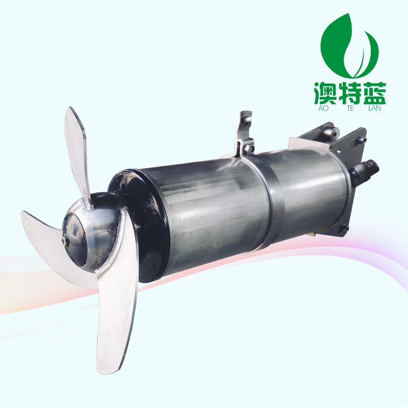 公司自主研發的第一臺新型高速沖壓式潛水攪拌機終于走下生產線